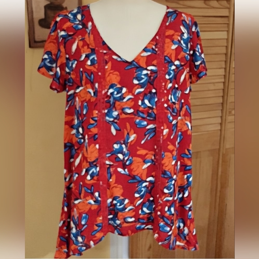 PIONEER WOMAN Red & Blue Floral V-Neck Top Lace Trim Size L